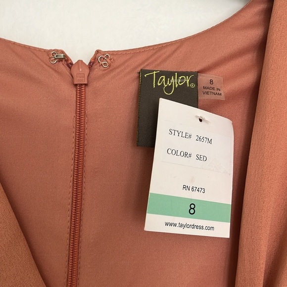 Taylor Women's Knot Front Dress with Puff Sleeve - Picture 5 of 7